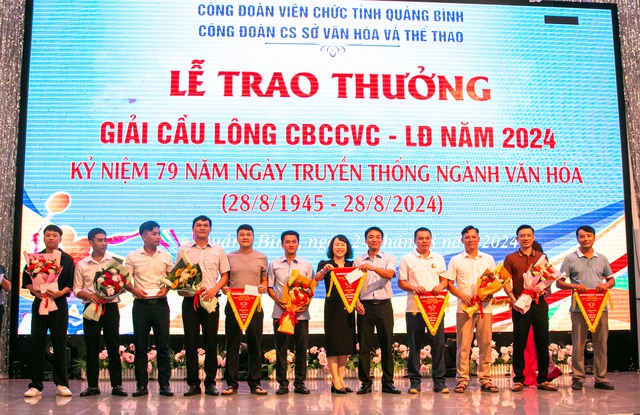 Quảng Bình: Tổ chức giải cầu lông cán bộ công chức, viên chức lao động ngành VH-TT - Ảnh 3.